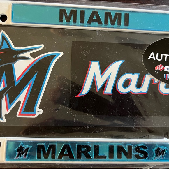 NWT Miami Marlins Chrome Metal License Plate Frame Auto Auto Pack 12 X 16 inch - Picture 6 of 8